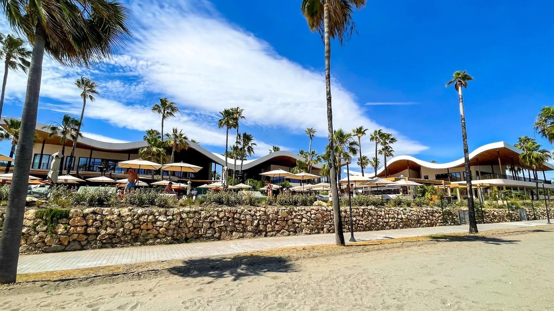 Modern Apartment With Terrace - 2 Min From The Beach Estepona