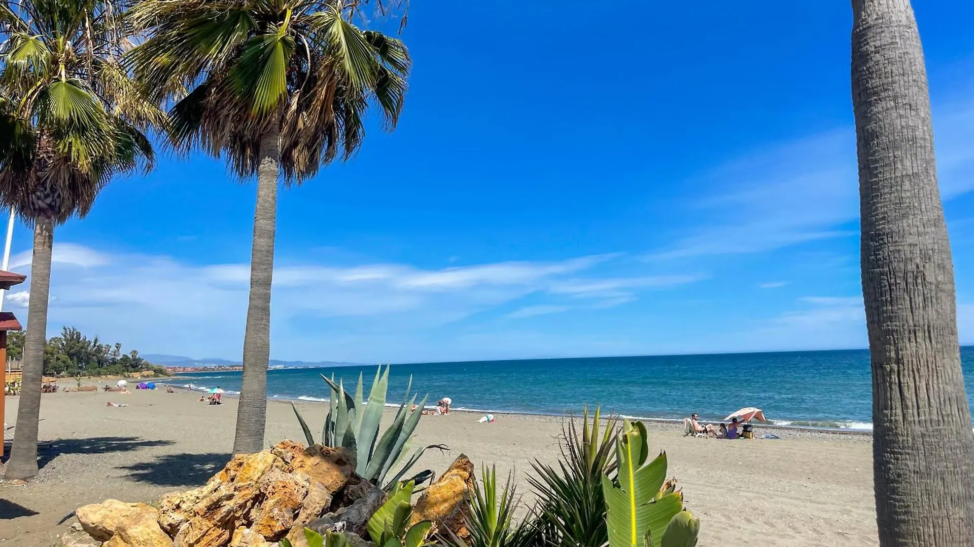 Modern Apartment With Terrace - 2 Min From The Beach Estepona Spanje