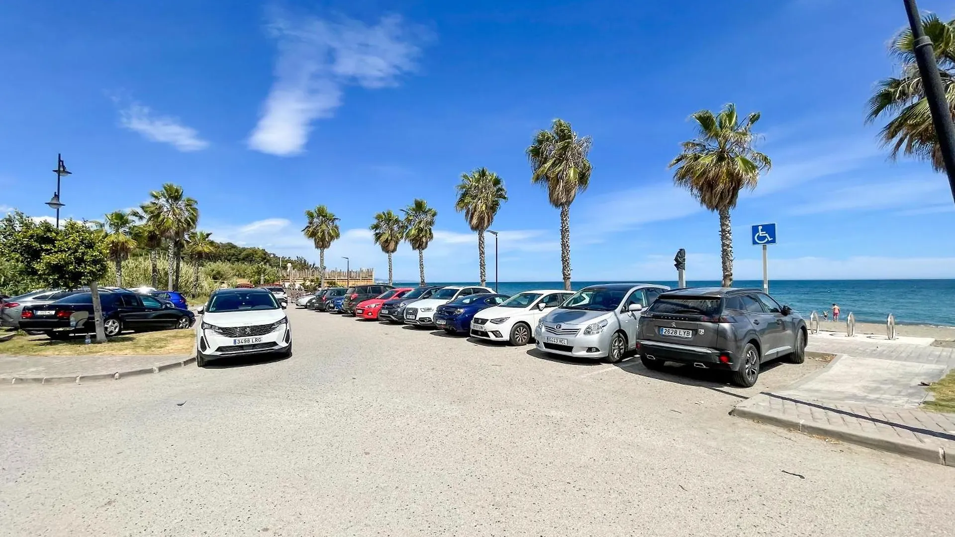 Modern Apartment With Terrace - 2 Min From The Beach Estepona