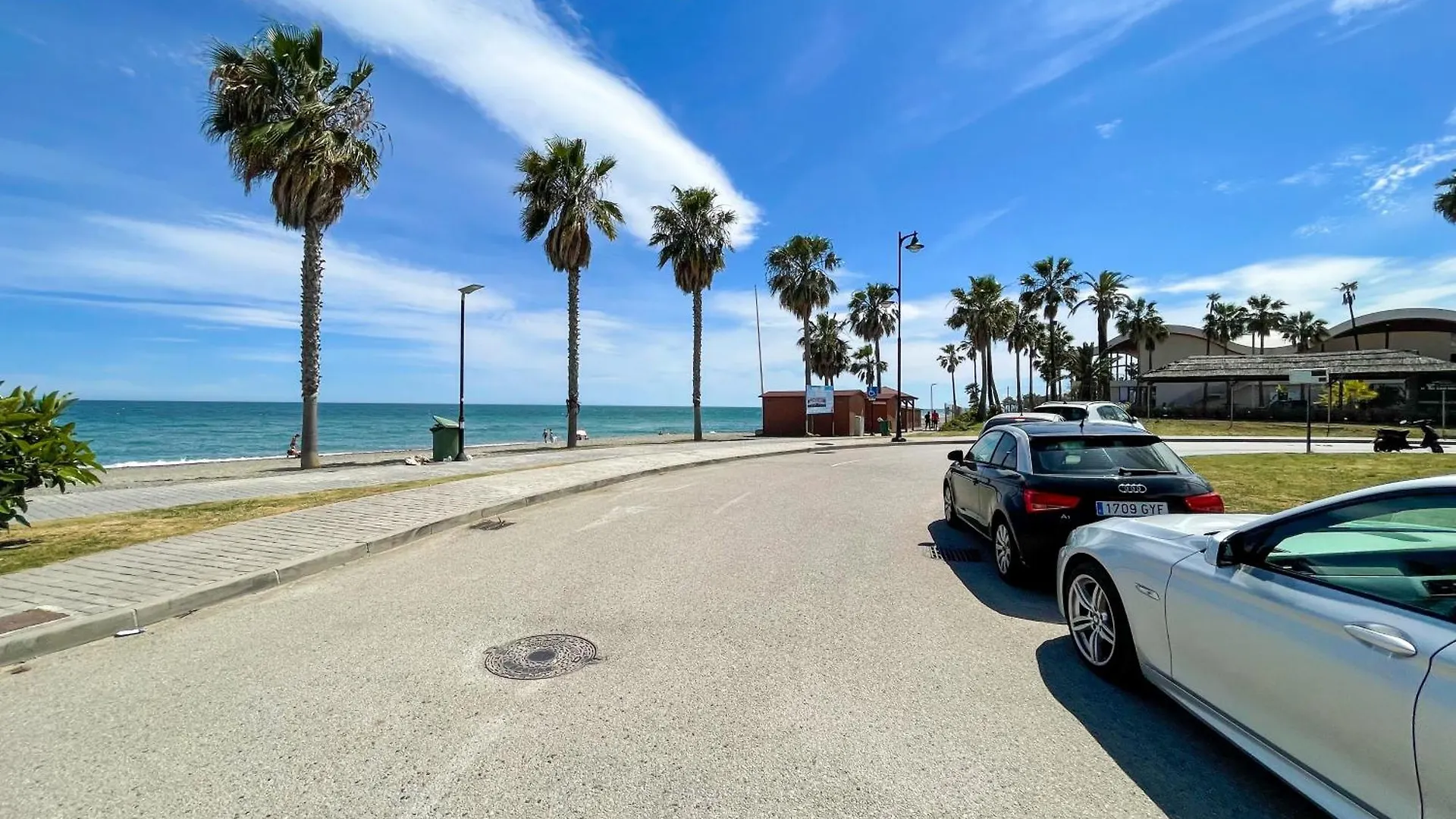 Modern Apartment With Terrace - 2 Min From The Beach Estepona Spanje