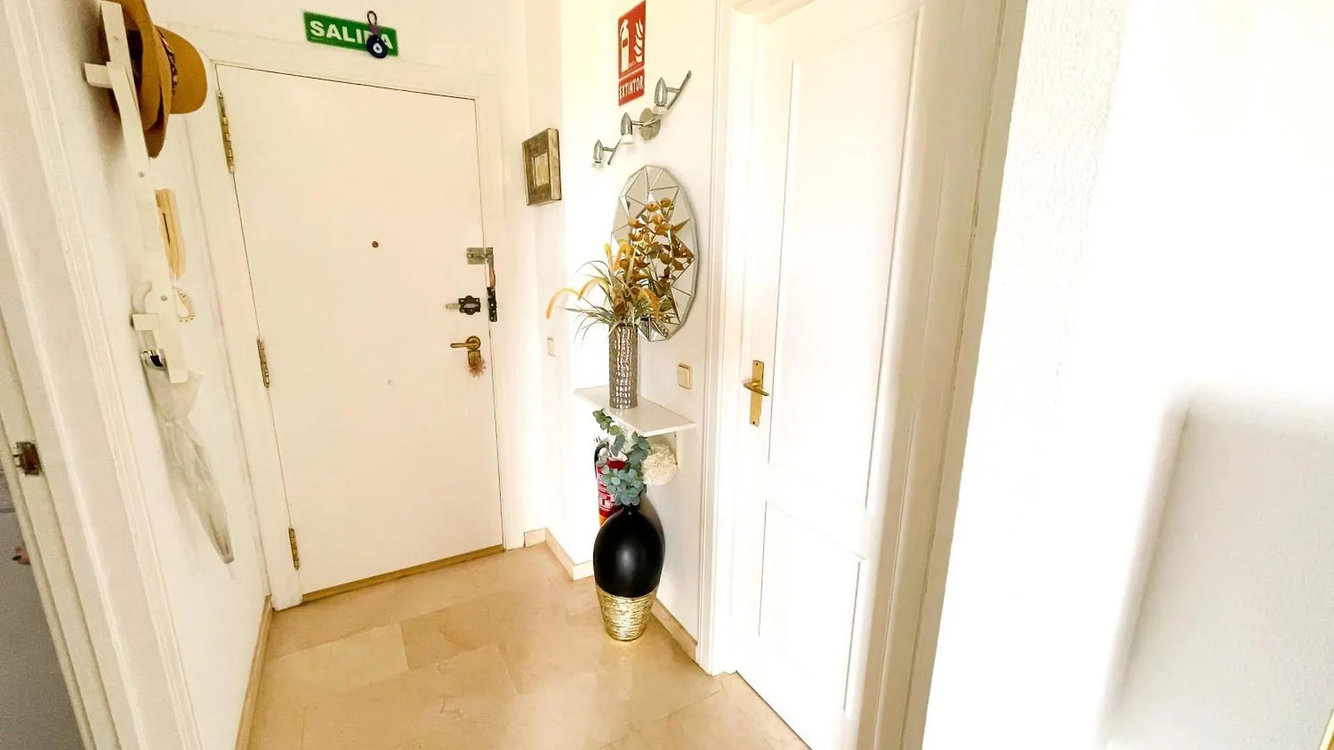 Modern Apartment With Terrace - 2 Min From The Beach Estepona