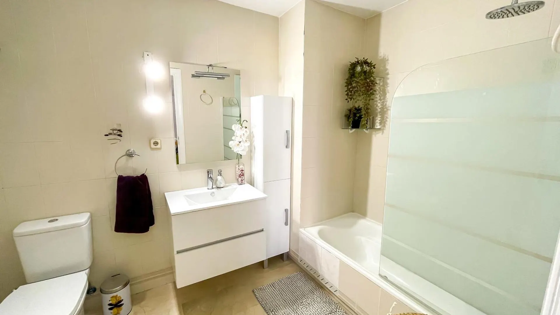 Modern Apartment With Terrace - 2 Min From The Beach Estepona
