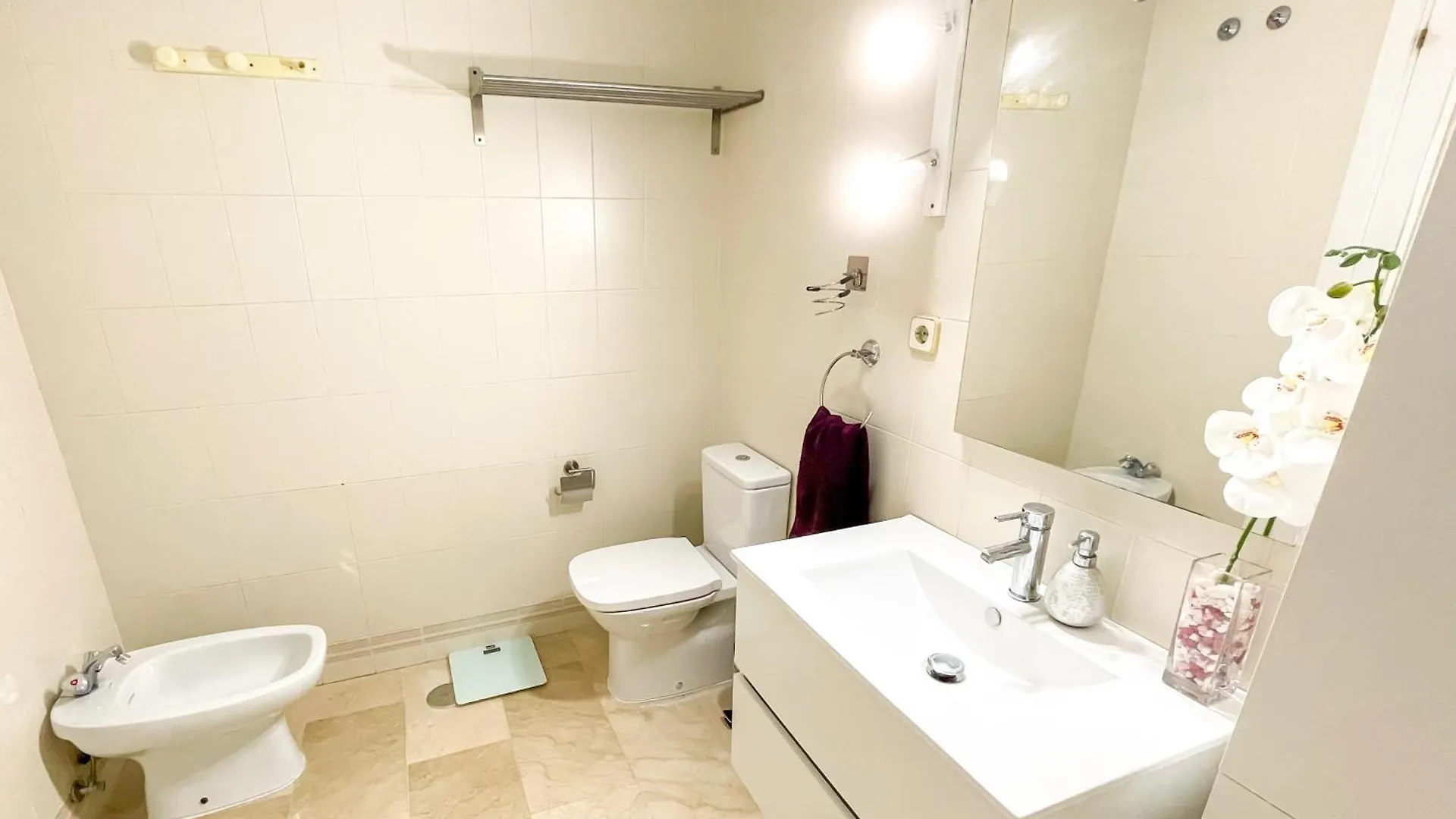 Modern Apartment With Terrace - 2 Min From The Beach Estepona Spain