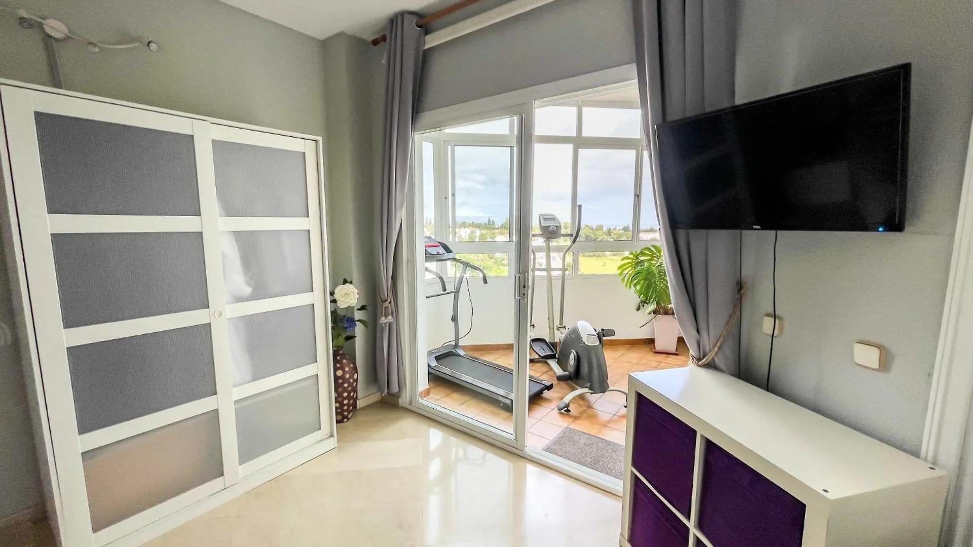 Modern Apartment With Terrace - 2 Min From The Beach Estepona 0*,