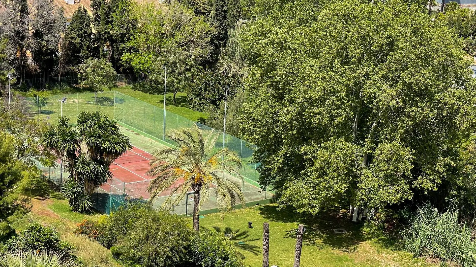 Modern Apartment With Terrace - 2 Min From The Beach Estepona